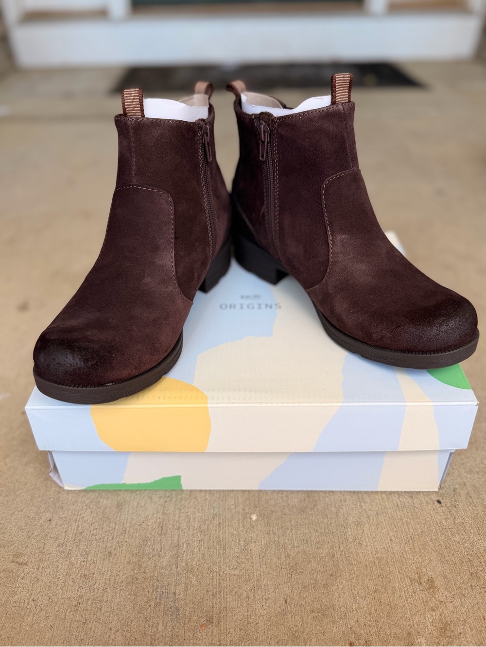 Earth Origins Roxana Wide Walnut Suede Chelsea Booties Women’s Size 9.5W